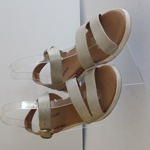 White Mountain comfort sandals